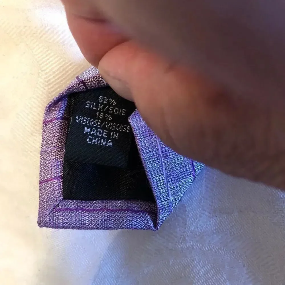 Calvin Klein silk Blend tie. Gently Used